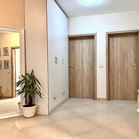 Prime Getaway : 3 Апартаменти Тімішоара