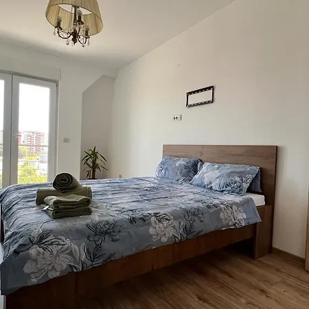 Prime Getaway : 3 Apartment Timisoara